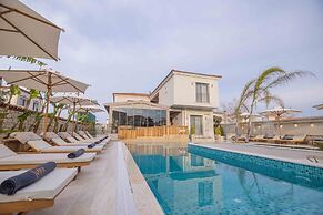 June Alaçatı (+15 Adult only)