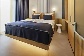 Kirk Suites