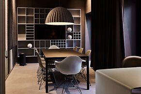 Kirk Suites