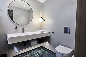 Kirk Suites