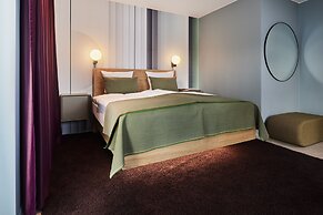 Kirk Suites