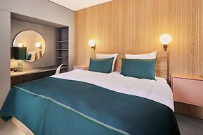 Kirk Suites
