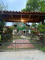 Refúgio Na Praia Guarda Do Embaú - SC