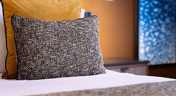 1.75 Paris La Source