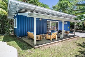 Playa Potrero - Cute Modern Containerhome w Pool for 2 People