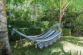 Playa Potrero - Cute Modern Containerhome w Pool for 2 People