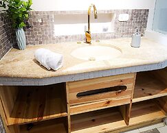 Luxury Villa In Aguacatala