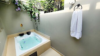 Luxury Villa In Aguacatala