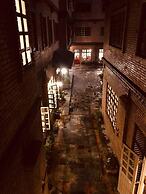 Courtyard Pujan Hotel