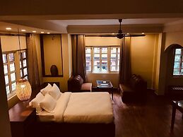 Courtyard Pujan Hotel