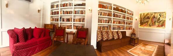 Courtyard Pujan Hotel