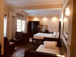 Courtyard Pujan Hotel