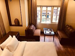 Courtyard Pujan Hotel