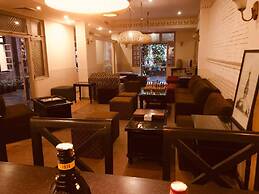 Courtyard Pujan Hotel