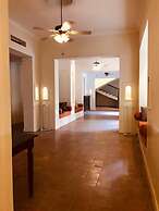 Courtyard Pujan Hotel