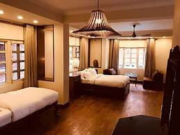 Courtyard Pujan Hotel