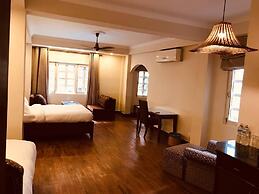 Courtyard Pujan Hotel