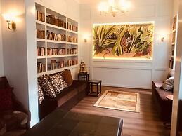 Courtyard Pujan Hotel