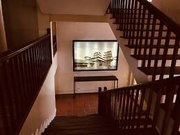 Courtyard Pujan Hotel