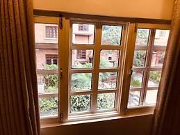 Courtyard Pujan Hotel