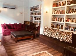 Courtyard Pujan Hotel