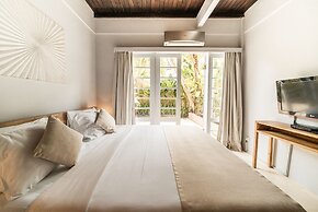 Villa Swarna by Nakula