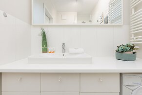 Siedmiogrodzka Apartments by Renters