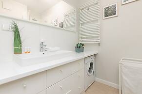 Siedmiogrodzka Apartments by Renters