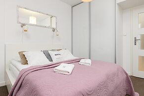 Siedmiogrodzka Apartments by Renters