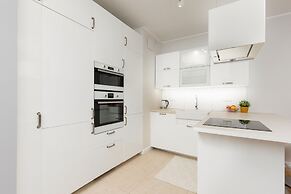 Siedmiogrodzka Apartments by Renters