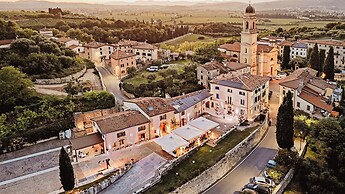 Castrum Wine Relais