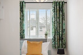 Tropical Inspired 2-Bedroom Flat