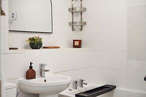 Tropical Inspired 2-Bedroom Flat