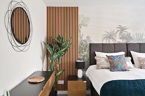 Tropical Inspired 2-Bedroom Flat