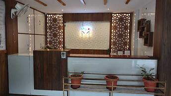 Mahesh Hotel & Restaurant