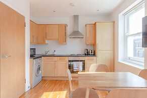 Contemporary 1BD Flat - Camden