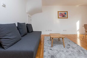 Spaciously Renovated 2BD Flat - Camden