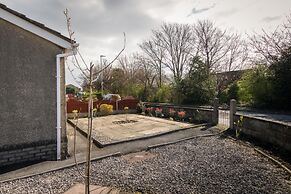 Altham Place-fully Refurbished 2-bath Bungalow