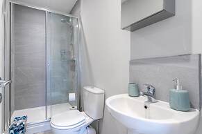 Altham Place-fully Refurbished 2-bath Bungalow