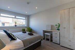 Altham Place-fully Refurbished 2-bath Bungalow