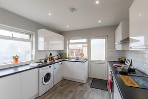 Altham Place-fully Refurbished 2-bath Bungalow