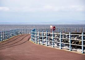 Altham Place-fully Refurbished 2-bath Bungalow