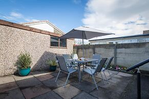 Altham Place-fully Refurbished 2-bath Bungalow
