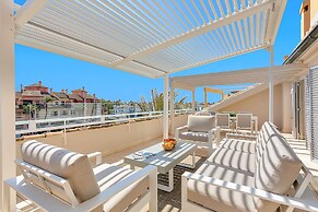 YOLO Spaces – Sotogrande Ocean View Penthouse