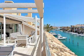 YOLO Spaces – Sotogrande Ocean View Penthouse