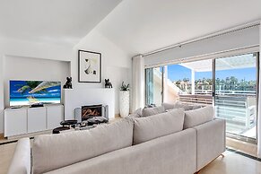 YOLO Spaces – Sotogrande Ocean View Penthouse