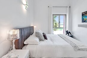 YOLO Spaces – Sotogrande Ocean View Penthouse