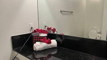 Artistico-Styled Studio Loft Sleeps 5