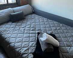 Artistico-Styled Studio Loft Sleeps 5