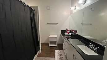 Artistico-Styled Studio Loft Sleeps 5